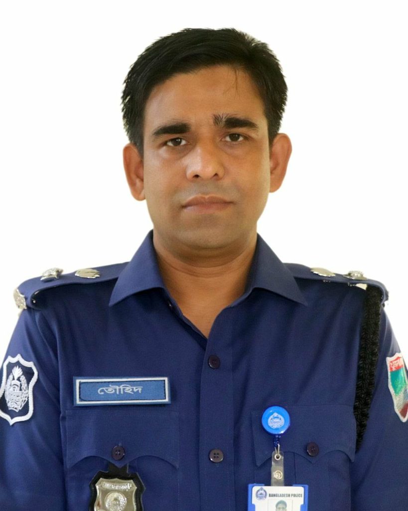কবি তৌহিদ ইবনে বাশার এর কবিতা -সুযোগ সন্ধানী