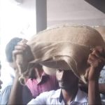 সিরাজগঞ্জে দলের নাম ভাঙ্গিয়ে ভিজিএফ’র চাউলের বস্তা ব্যাপারীর মাথায় তুলে দিলেন – ইউপি চেয়ারম্যান নান্নু