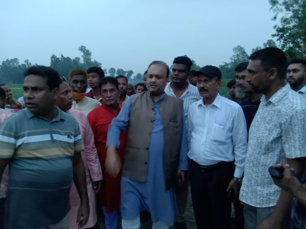সিরাজগঞ্জ ছোনগাছায় কাবিখা- কাবিটা প্রকল্প পরিদর্শন করেন – এমপি জয়প্রশংসায় ভাসছেন আবদুল্লাহ আল মামুন