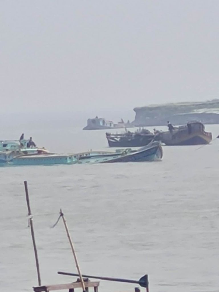 সিরাজগঞ্জের চৌহালীর ৭টি পয়েন্টে রাতভর চলে অবৈধভাবে বালু উত্তোলনঃ হুমকির মুখে ৩ টি ইউনিয়ন