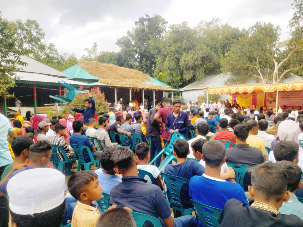 সিরাজগঞ্জে ছোনগাছায় সরকারের বিভিন্ন উন্নয়ন তুলে ধরে এমপি জয়ের উঠান বৈঠক
