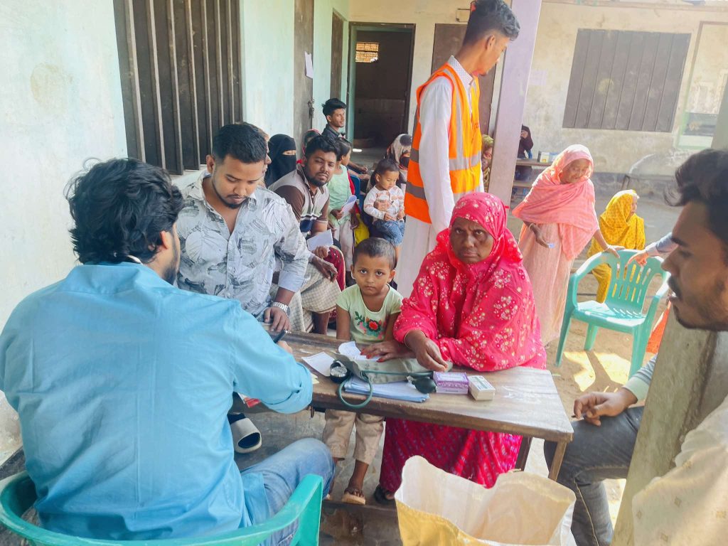 ফ্রি মেডিকেল ক্যাম্পের আওতায় চিকিৎসা সেবা পেল ৫শতাধিক রোগী