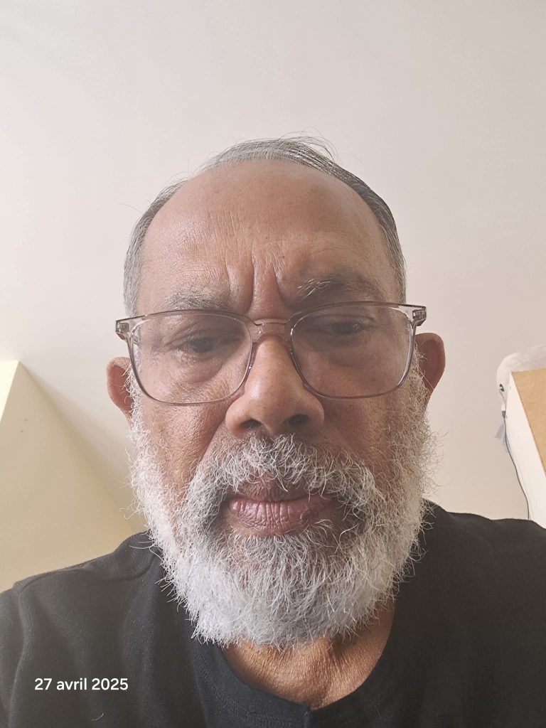 কবি মোহাম্মদ আলমগীর শরীফ এর কবিতা-আলোকিত ভোর