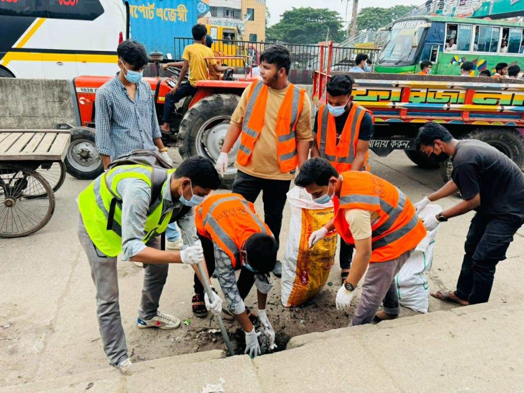 চান্দিনায় সেইভ আর্থ সোসাইটির পরিষ্কার পরিচ্ছন্নতা অভিযান