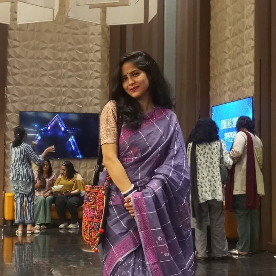 লেখিকা তটিনী বড়ুয়া এর কবিতা “বোহেমিয়ান সুখ”
