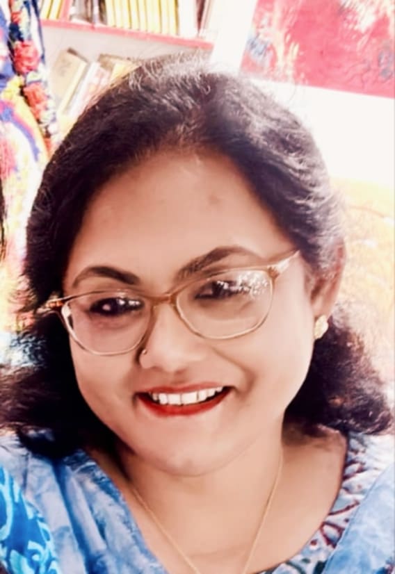লেখিকা নাসরিন আক্তার এর ছোট গল্প-অনুভূতির জানালায় কয়েকটি কাঁচের টুকরো “