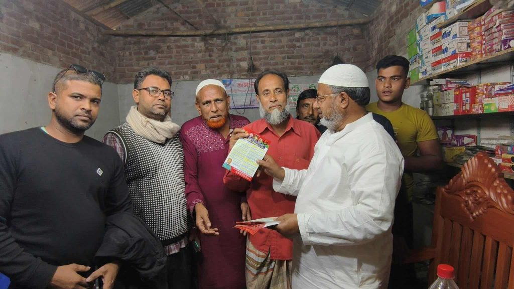 নাটোরের সিংড়ার গ্রামে গ্রামে গণসংযোগে ব্যস্ত অধ্যক্ষ আনু: