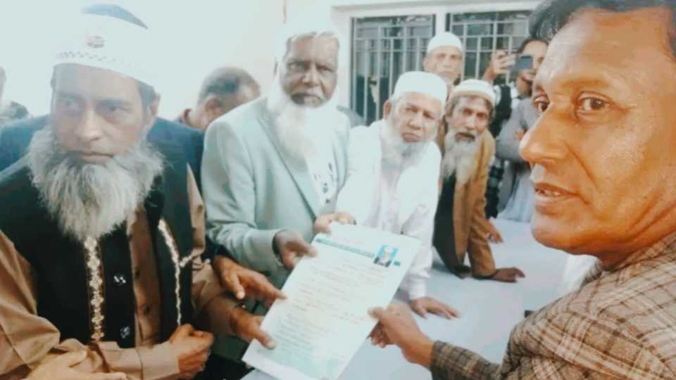 মুন্সীগঞ্জ ৩ আসনে একক প্রার্থী হিসেবে দলীয় মনোনয়ন পত্র ক্রয় করলেন দিদার ।