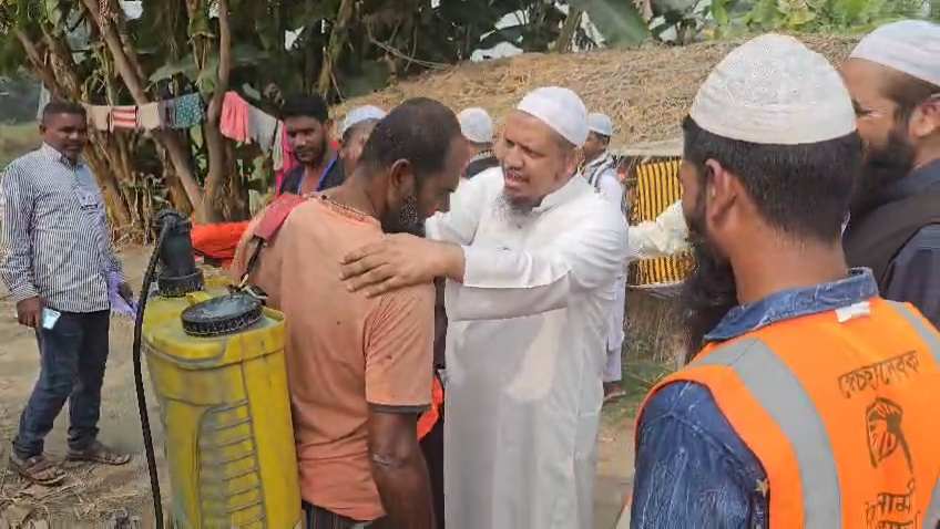 টঙ্গীবাড়ীতে হাতপাখা মার্কায় গনসংযোগে ব্যস্ত সময় পার করছেন বিল্লাল হোসাইন।